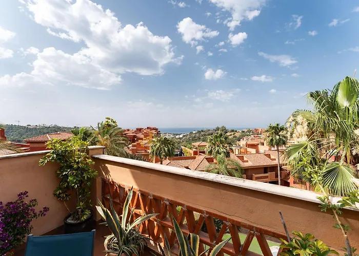 Sea View Penthouse In La Reserva De 아파트 마르베야