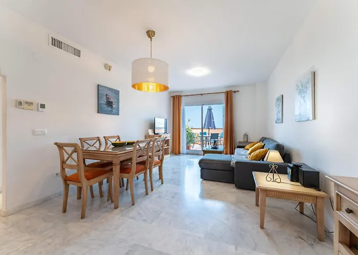Sea View Penthouse In La Reserva De 마르베야
