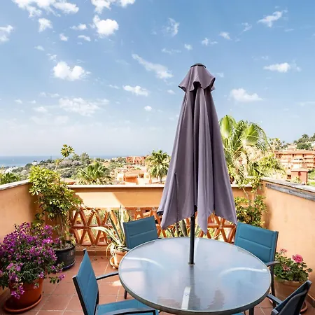 Duplex Penthouse With Terrace & Sea Views *