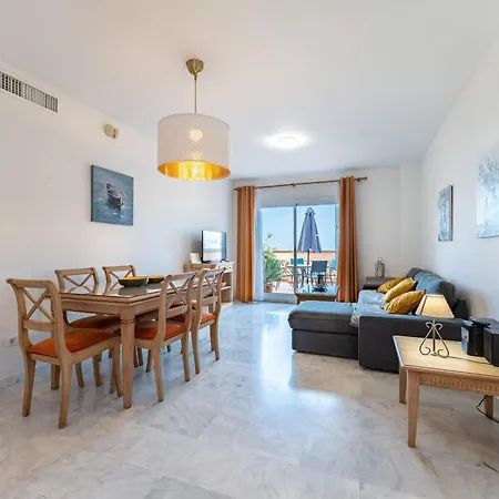 Sea View Penthouse In La Reserva De 마르베야